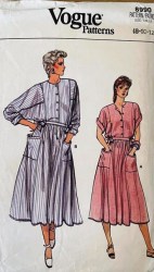 8990 Vogue Very Loose Button Tied Flare Pocket Dress Pattern 8-12 Uncut 
